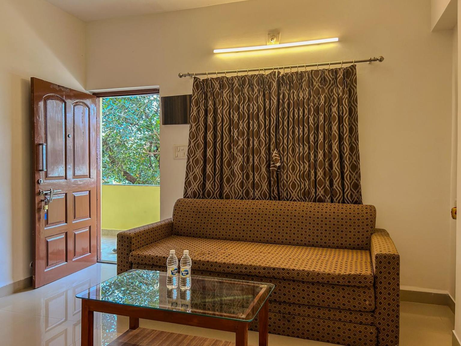 La Costa Residency Hotel Anjuna Exterior photo