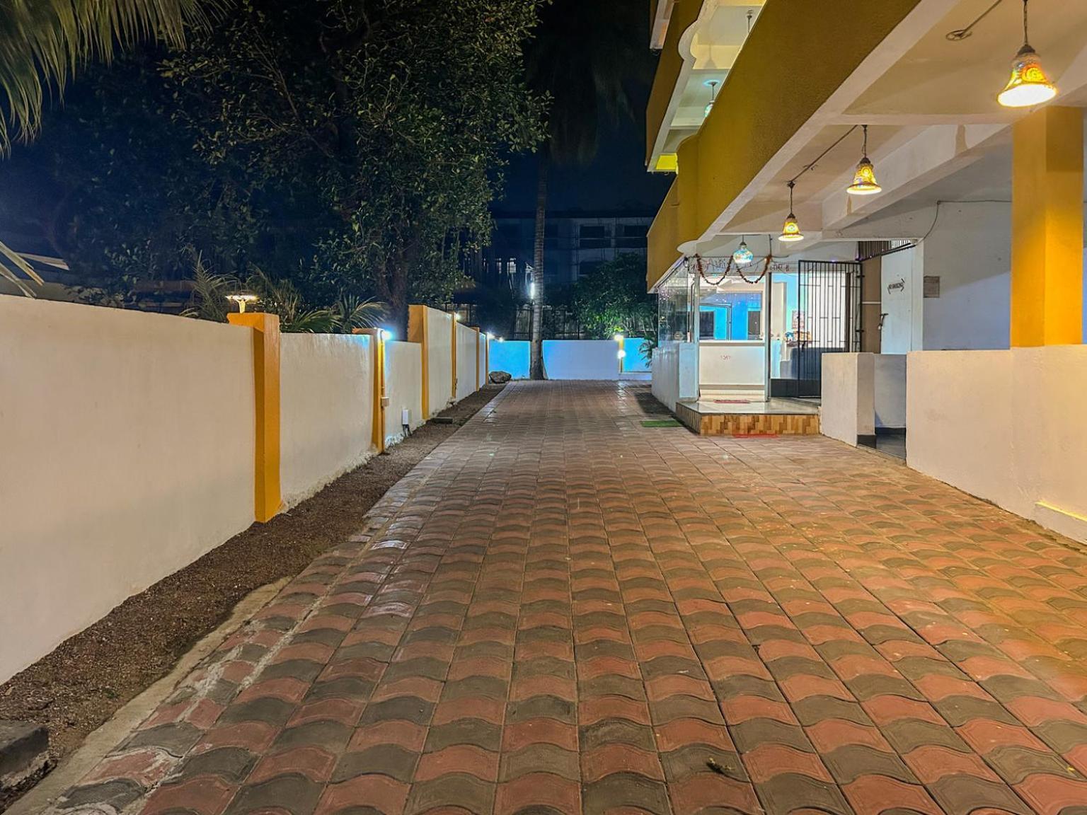 La Costa Residency Hotel Anjuna Exterior photo