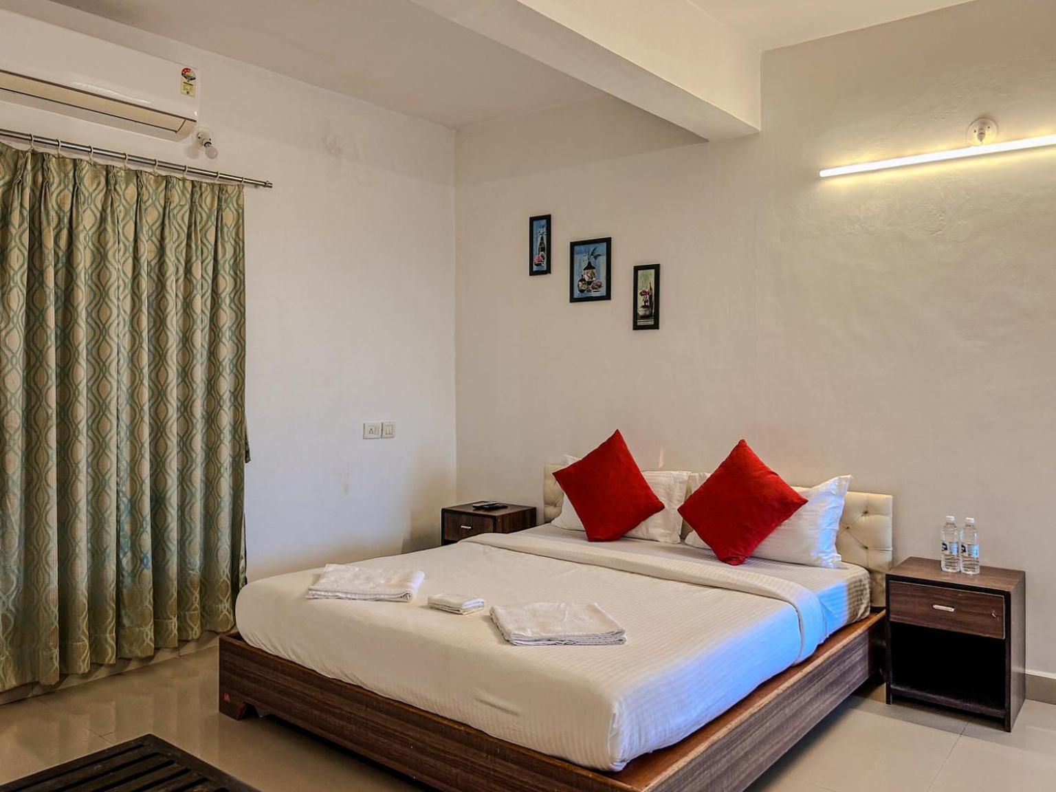 La Costa Residency Hotel Anjuna Exterior photo